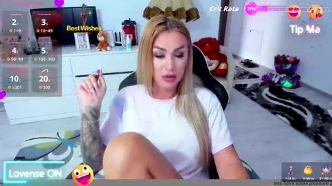 Nicole.. online show from 09-11-25, 05:51