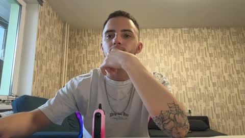 Golden boyyy21 online show from 02-04-25, 01:06