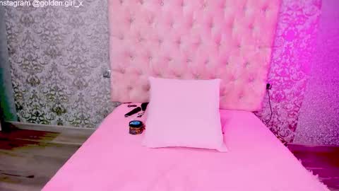 Snapshot of golden_girl__ chatting on 09-15-25, 01:38 golden girl online show from 09-15-25, 01:38