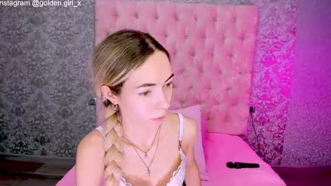 Snapshot of golden_girl__ chatting on 11-24-25, 01:49 golden girl online show from 11-24-25, 01:49