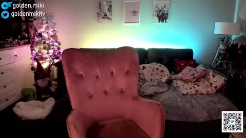 Snapshot of golden_miki chatting on 12-23-24, 02:13 Shy in the streets but a freak in the sheets online show from 12-23-24, 02:13