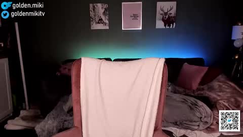 Snapshot of golden_miki chatting on 01-25-25, 04:23 Shy in the streets but a freak in the sheets online show from 01-25-25, 04:23