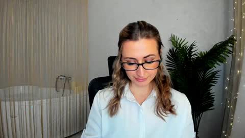 Olivia online show from 01-15-25, 06:43