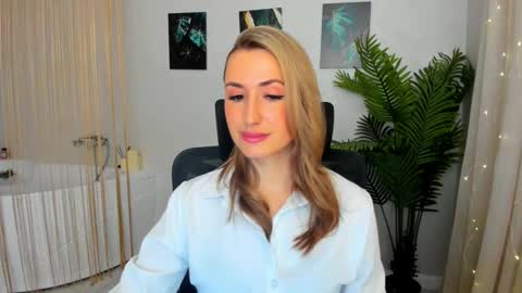 Olivia online show from 02-19-25, 03:28