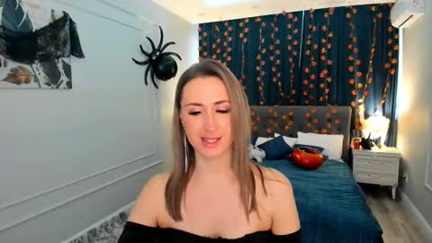 Olivia online show from 10-14-25, 03:40