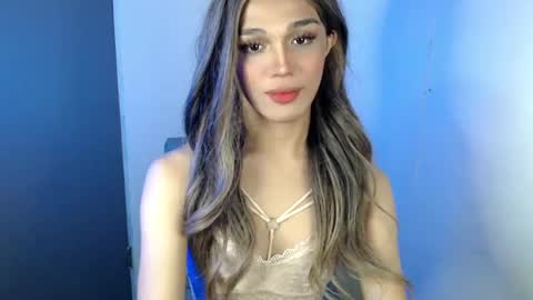 Snapshot of goldenlily69 chatting on 03-05-25, 06:23 Lily is Gold online show from 03-05-25, 06:23