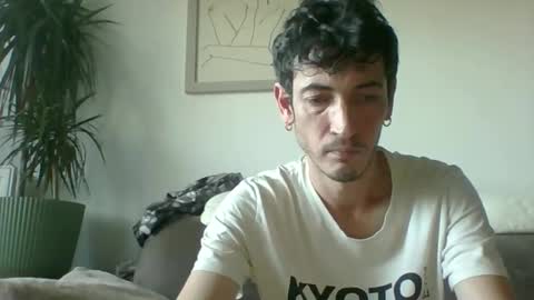 Snapshot of gon835 chatting on 11-13-25, 12:48 Gon835 online show from 11-13-25, 12:48