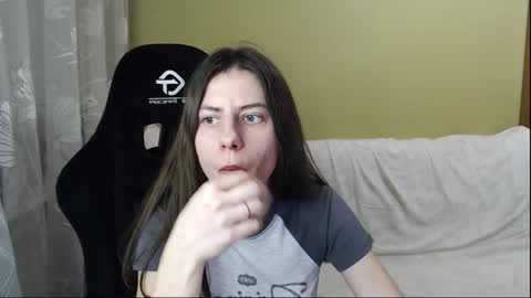 Elizabeth Effie online show from 02-22-26, 05:55