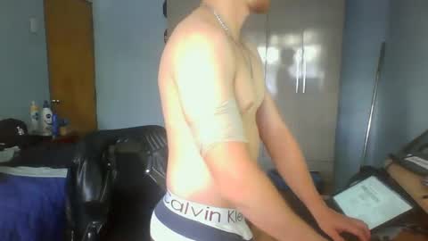 Snapshot of goodfumes chatting on 01-09-25, 07:50 goodfumes online show from 01-09-25, 07:50