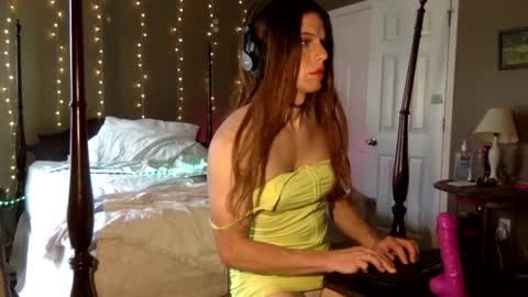 Snapshot of goodglimmer chatting on 09-21-25, 06:53 Avynn T Morgan online show from 09-21-25, 06:53