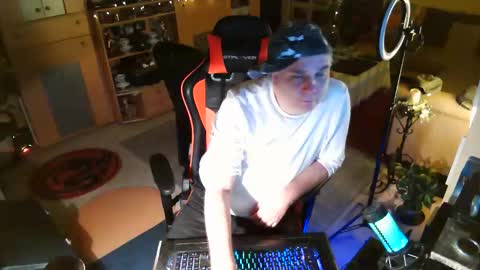 Snapshot of google5001 chatting on 12-21-25, 06:59 google5001 online show from 12-21-25, 06:59