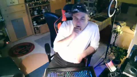 Snapshot of google5001 chatting on 12-23-25, 09:07 google5001 online show from 12-23-25, 09:07