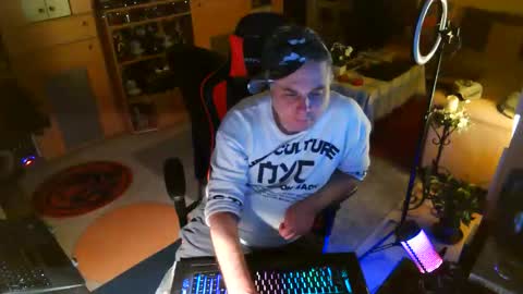 Snapshot of google5001 chatting on 01-07-26, 02:14 google5001 online show from 01-07-26, 02:14