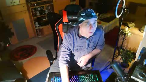 Snapshot of google5001 chatting on 01-17-26, 02:49 google5001 online show from 01-17-26, 02:49