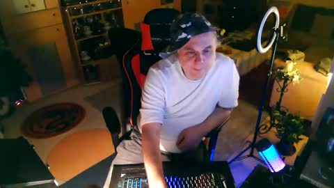 Snapshot of google5001 chatting on 02-06-26, 04:28 google5001 online show from 02-06-26, 04:28