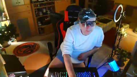 Snapshot of google5001 chatting on 02-28-26, 08:21 google5001 online show from 02-28-26, 08:21