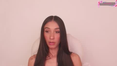 Snapshot of gorgeous_brunette chatting on 12-01-25, 09:36 Rose online show from 12-01-25, 09:36
