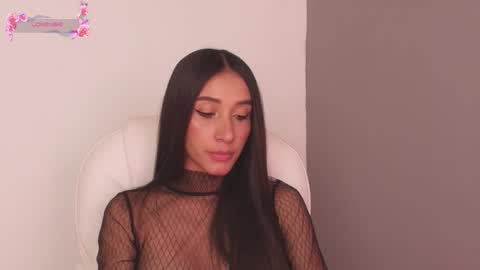 Snapshot of gorgeous_brunette chatting on 12-15-25, 06:28 Rose online show from 12-15-25, 06:28