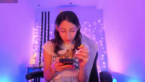 Snapshot of gorgeous_t chatting on 02-13-26, 06:59 i am Jessi I love animals and drawing I hope to get along with everyone. XOXO online show from 02-13-26, 06:59