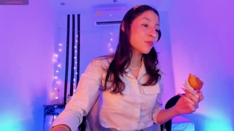 Snapshot of gorgeous_t chatting on 02-21-26, 08:21 i am Jessi I love animals and drawing I hope to get along with everyone. XOXO online show from 02-21-26, 08:21