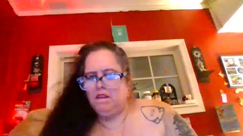 Snapshot of gothickmaiden chatting on 06-08-26, 02:45 GothickMaiden online show from 06-08-26, 02:45