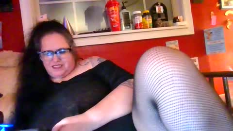 Snapshot of gothickmaiden chatting on 06-11-26, 02:53 GothickMaiden online show from 06-11-26, 02:53