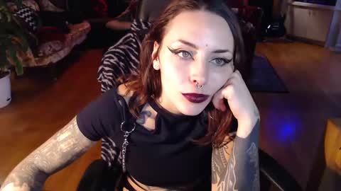 Snapshot of gothstripper chatting on 02-08-25, 09:25 Hezra online show from 02-08-25, 09:25