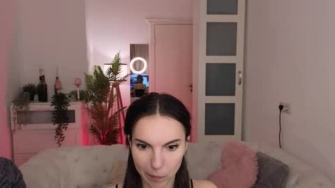 Snapshot of grace_autumn_mood chatting on 10-15-25, 06:02 grace_autumn_mood online show from 10-15-25, 06:02