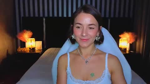 Snapshot of gracefulmichelle chatting on 07-08-26, 07:29 gracefulmichelle online show from 07-08-26, 07:29