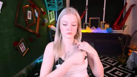 Grace Glamour online show from 10-16-25, 05:19