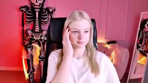 Grace Glamour online show from 10-22-25, 05:19