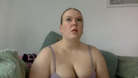 Snapshot of graceloves69 chatting on 02-27-26, 09:09 Grace Loves online show from 02-27-26, 09:09