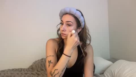 graceyrose online show from 09-30-25, 05:07