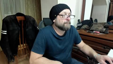 Snapshot of grandor_m chatting on 03-09-25, 04:44 Anthony online show from 03-09-25, 04:44