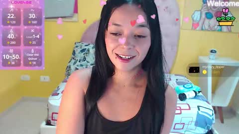 Snapshot of gray_sophiee chatting on 02-25-26, 01:43 Sophie Gray online show from 02-25-26, 01:43