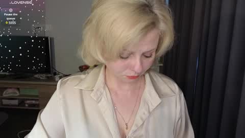 Snapshot of gray_swann chatting on 02-05-25, 09:36 Ray online show from 02-05-25, 09:36