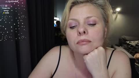 Snapshot of gray_swann chatting on 02-20-25, 04:36 Ray online show from 02-20-25, 04:36