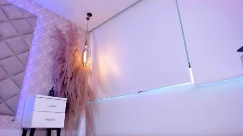 grayce blossoms24 online show from 02-28-25, 08:39