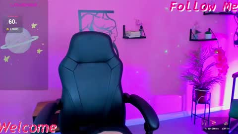 Snapshot of graycewild chatting on 02-28-25, 11:25 GrayceWild online show from 02-28-25, 11:25
