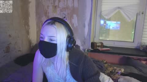 Snapshot of graylovescookies chatting on 01-11-25, 11:46 graylovescookies online show from 01-11-25, 11:46