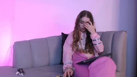 Snapshot of grecia_rouse chatting on 02-07-25, 04:27  GRECIA  online show from 02-07-25, 04:27