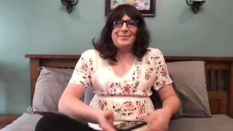 Also Khloe online show from 02-03-25, 03:38