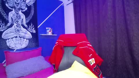 Snapshot of greeicy_love2 chatting on 02-05-25, 03:13 greeicy_love2 online show from 02-05-25, 03:13