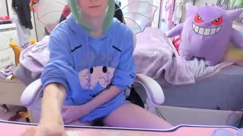 GreenEyedLovexo online show from 10-20-25, 04:07