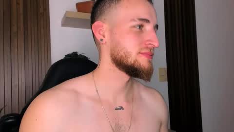 Snapshot of greeneyes_col chatting on 12-05-25, 03:59 Juan online show from 12-05-25, 03:59