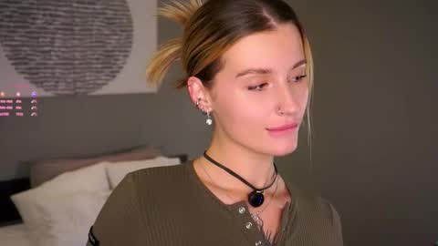 Kelly online show from 11-25-25, 01:11