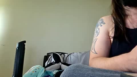 Snapshot of greenvertgo chatting on 10-18-25, 02:18 greenvertgo online show from 10-18-25, 02:18