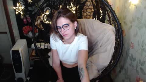 Lina online show from 10-13-25, 07:14