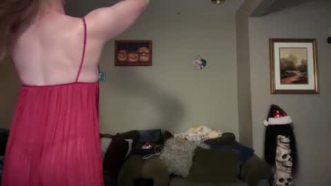 Snapshot of greenxxxqueen chatting on 12-10-24, 05:17 SexQueen Nikki online show from 12-10-24, 05:17