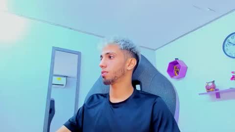 gregori_latin19 online show from 10-27-25, 06:12